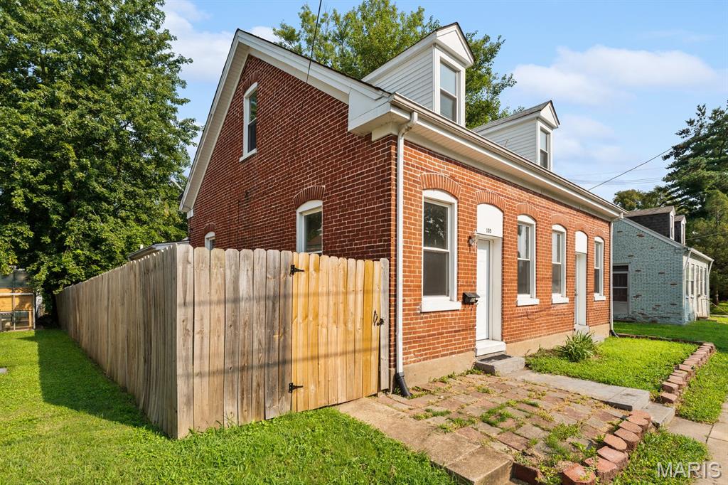 105 S 8th Street Property Photo 3