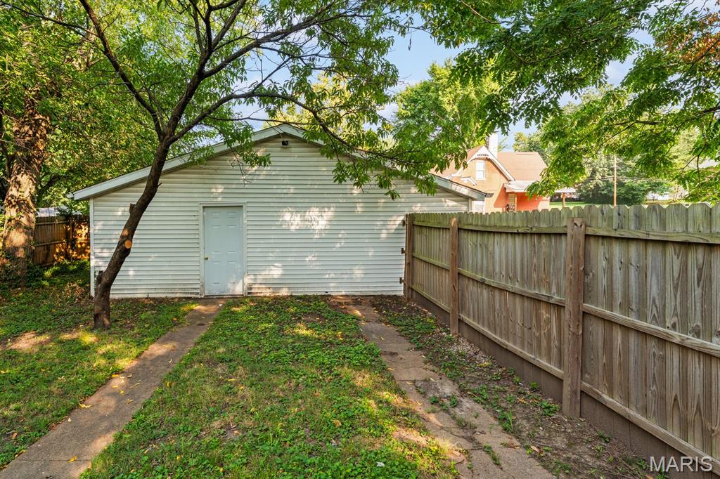 105 S 8th Street Property Photo 9