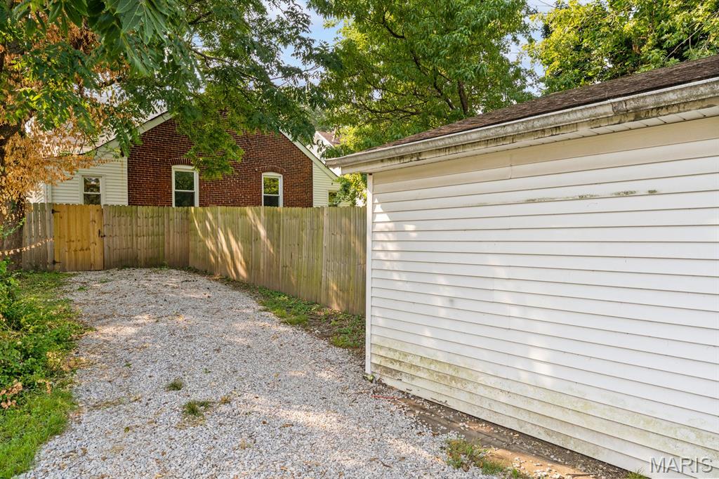 105 S 8th Street Property Photo 11