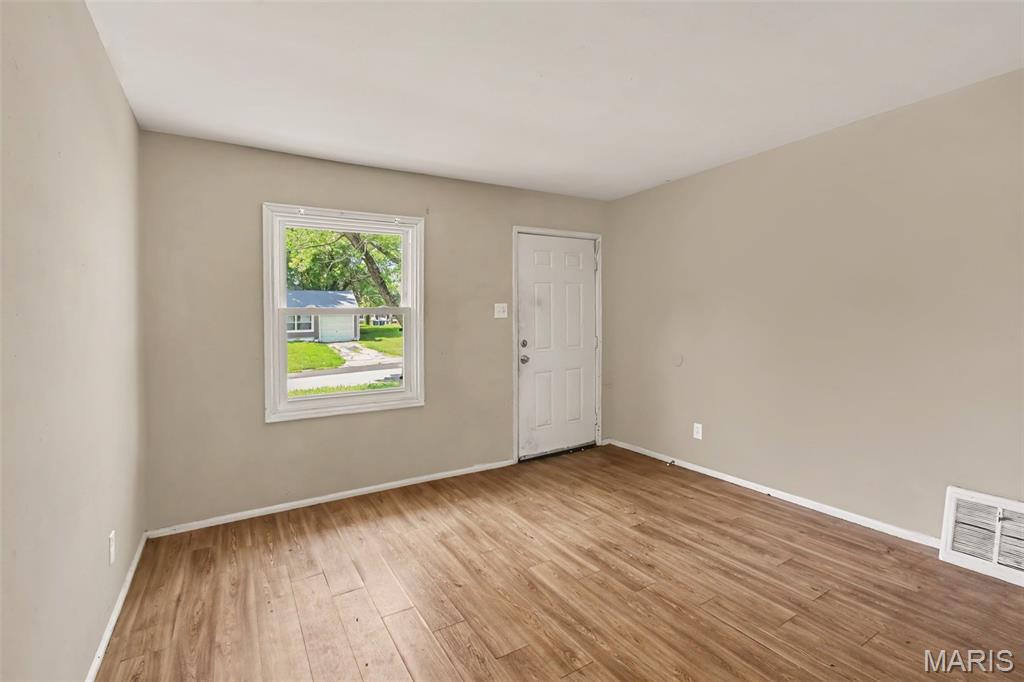 10350 Ross Circle Property Photo 8