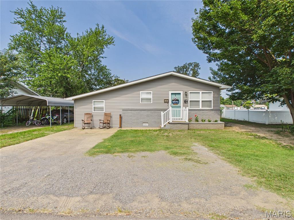 806 N Miller Street Property Photo 1