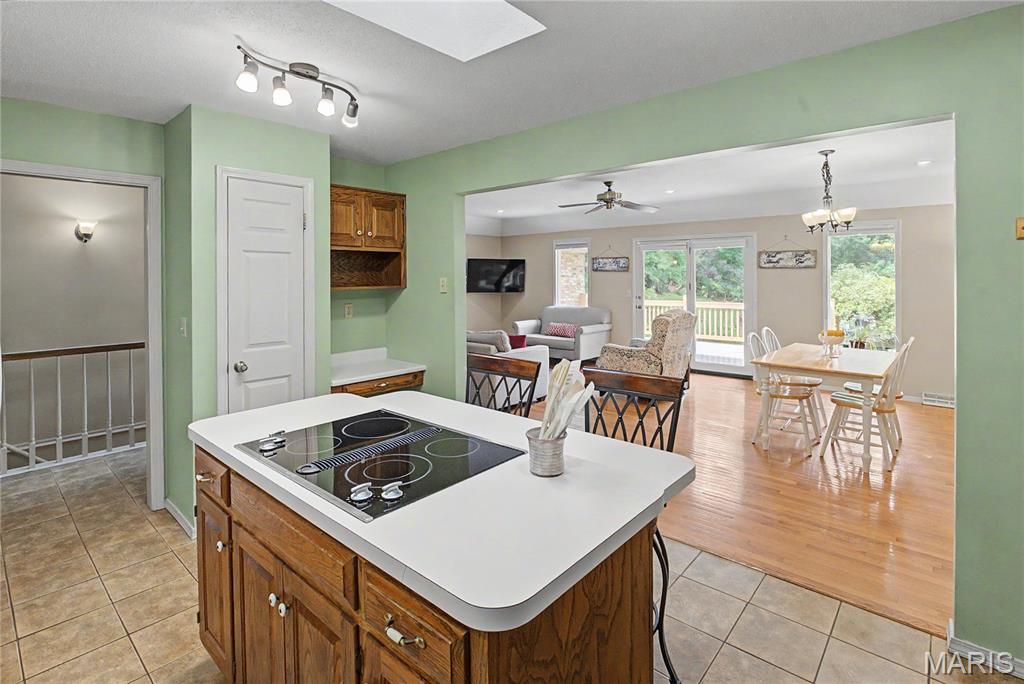 2001 Lee Drive Property Photo 14