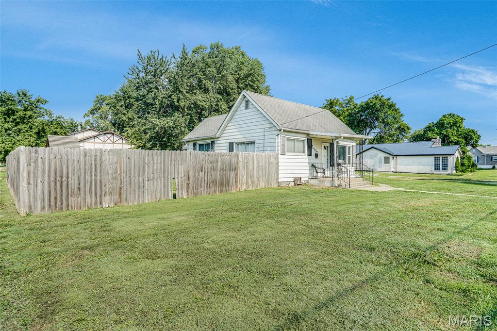 723 S Hackman Street Property Photo 2