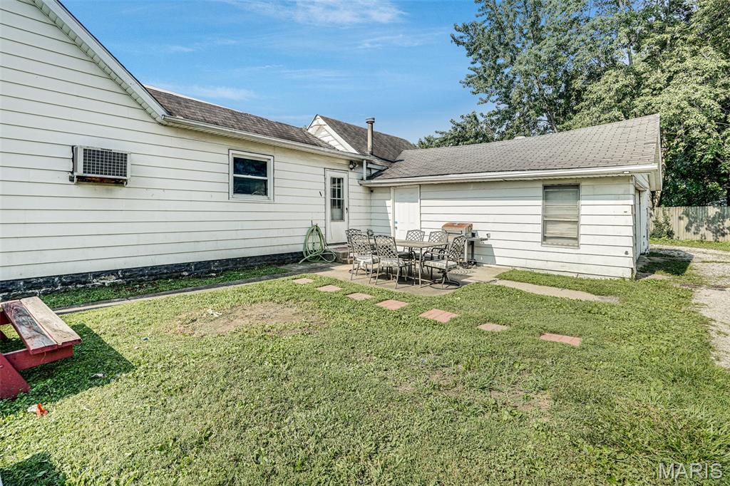 723 S Hackman Street Property Photo 3