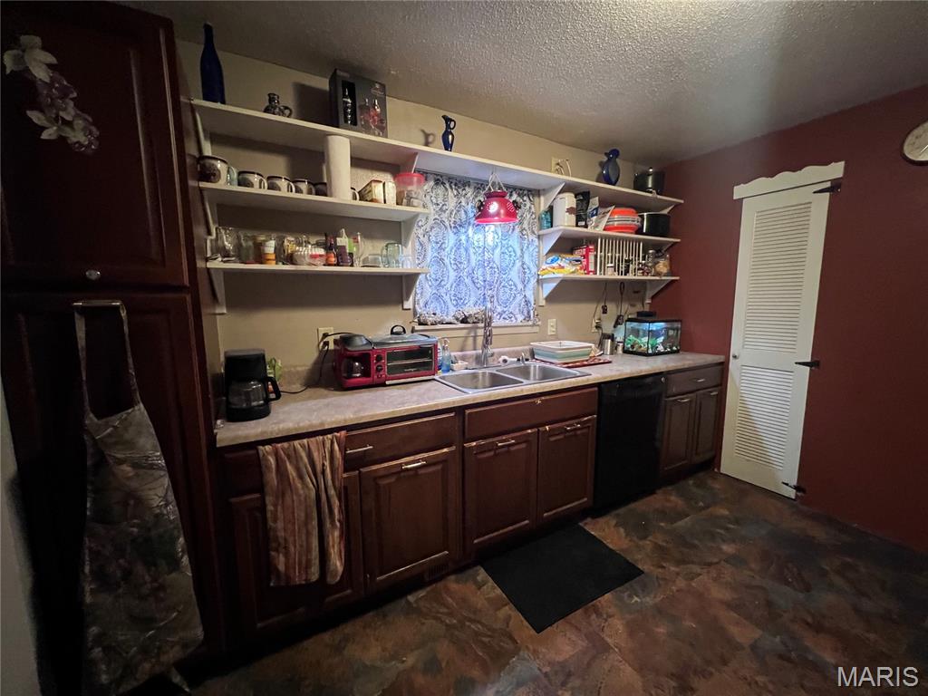 490 Skyview Drive Property Photo 13