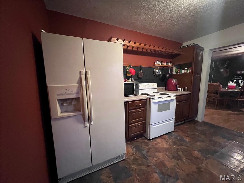490 Skyview Drive Property Photo 14