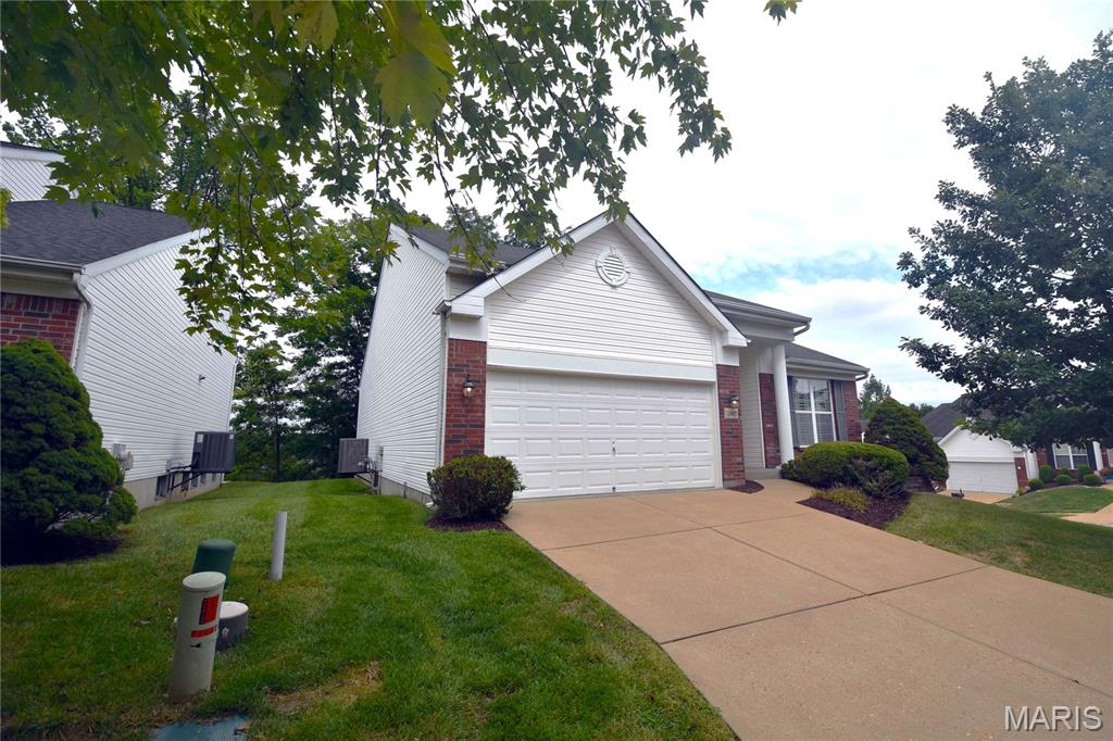 1002 Shire Lane Property Photo 2