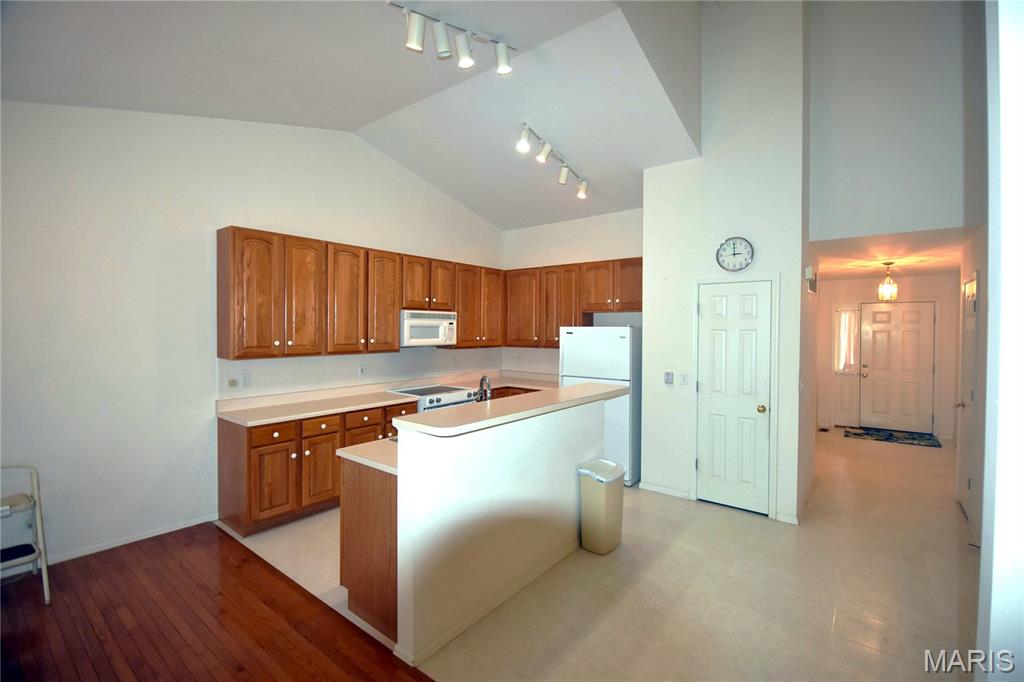 1002 Shire Lane Property Photo 8