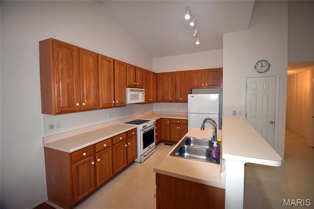 1002 Shire Lane Property Photo 9