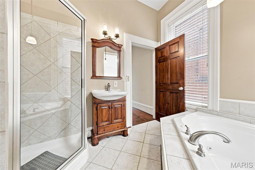 1923 S Compton Avenue Property Photo 18