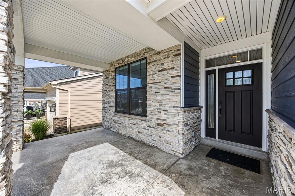 2453 Grover Ridge Drive Property Photo 3
