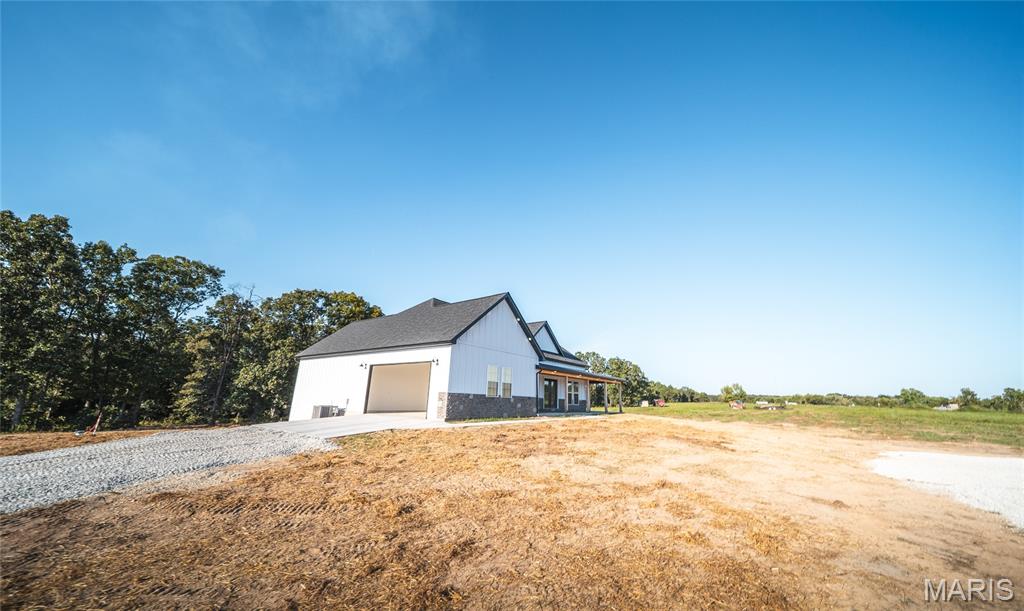 21875 Vineyard Outer Road Property Photo 3