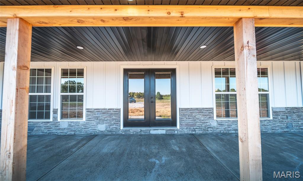 21875 Vineyard Outer Road Property Photo 4