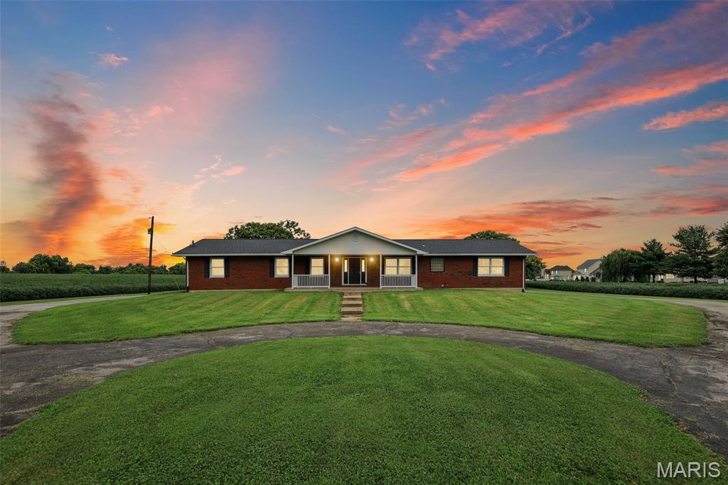 6961 Bouse Road Property Photo 1