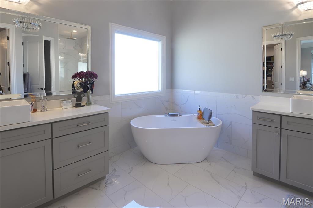 17016 Lakeside Ridge Property Photo 53