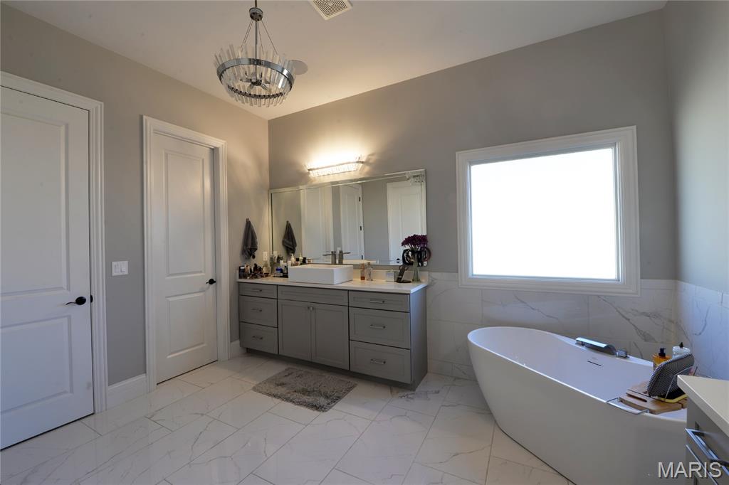17016 Lakeside Ridge Property Photo 55