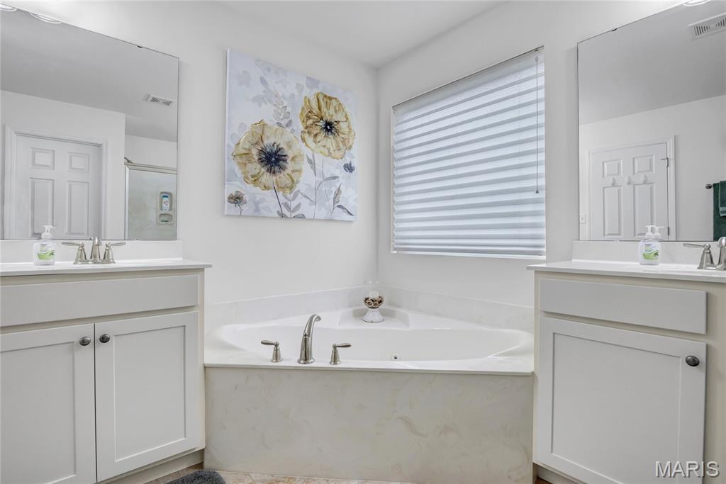 492 Pleasant Breeze Drive Property Photo 24