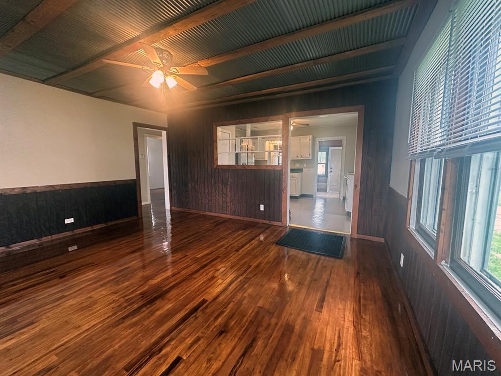 711 N Prairie Street Property Photo 4