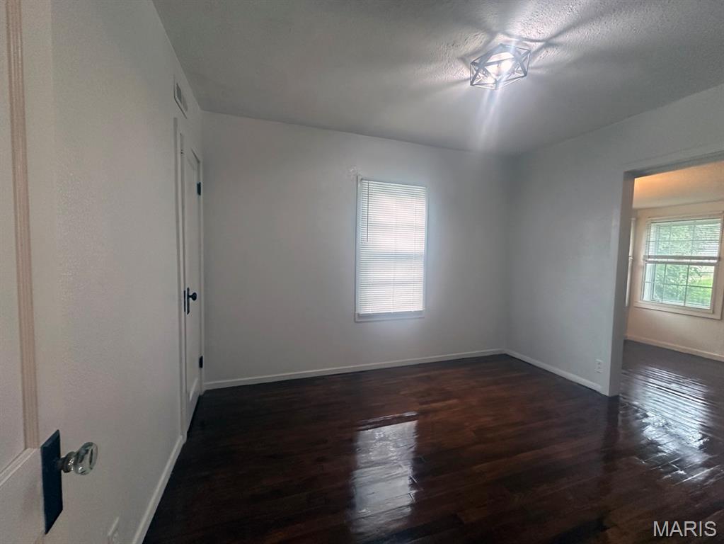 711 N Prairie Street Property Photo 15