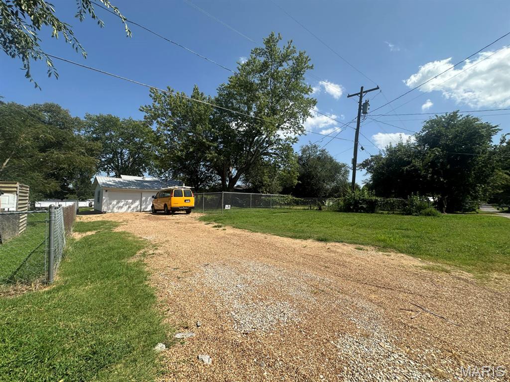 711 N Prairie Street Property Photo 21