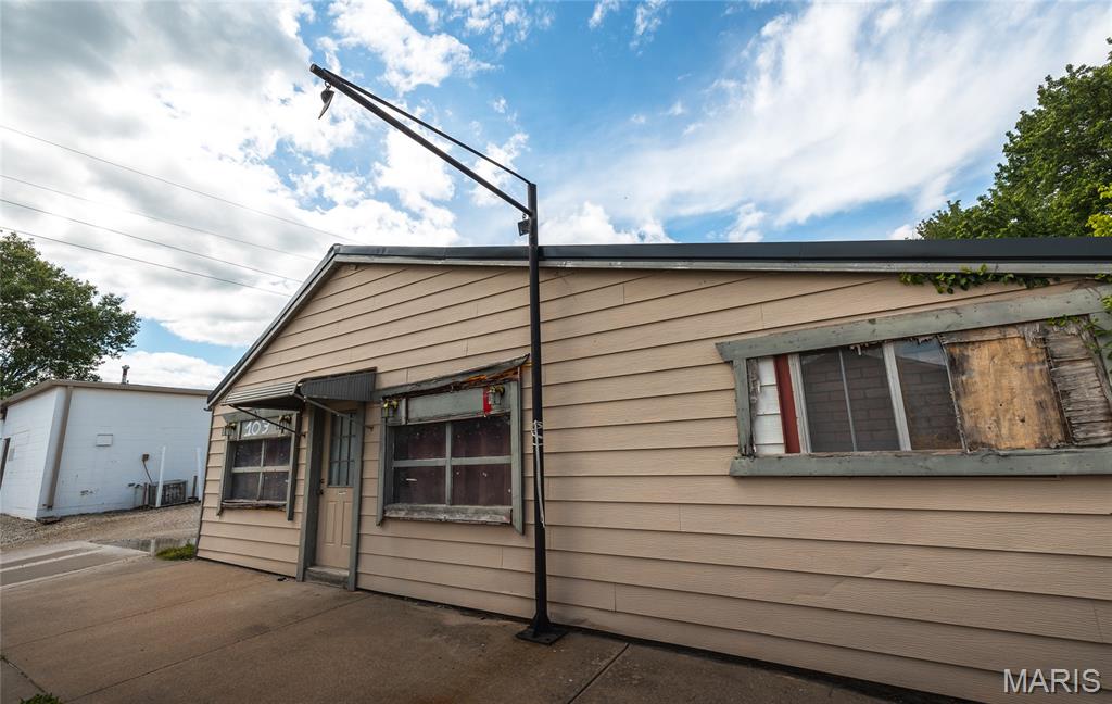 103 E Third Street Property Photo 11