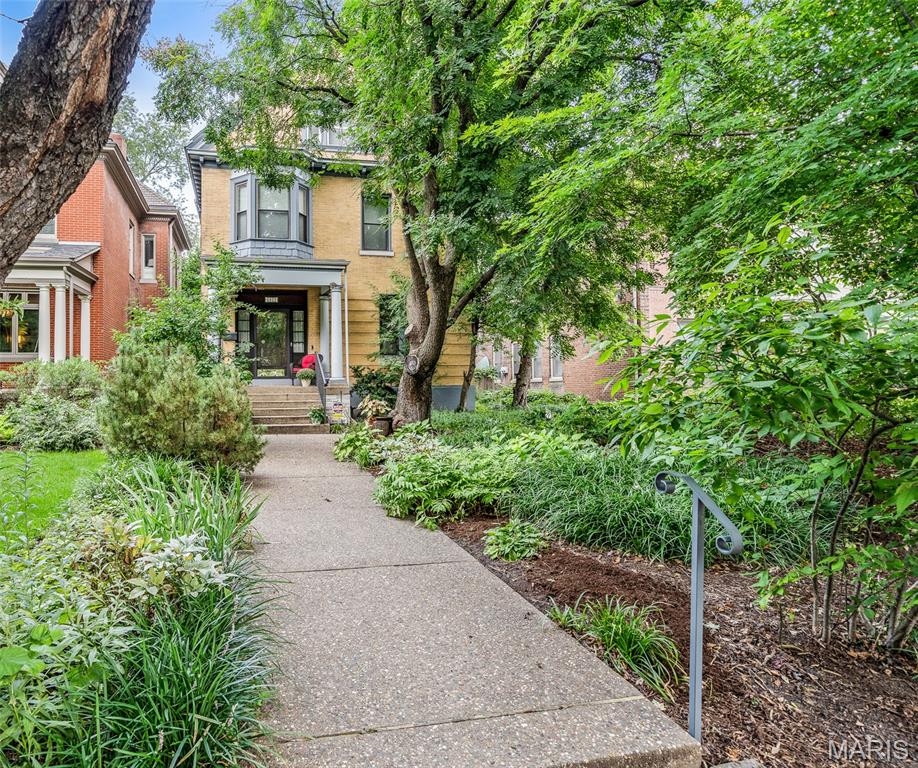 4421 Laclede Ave. Property Photo 1