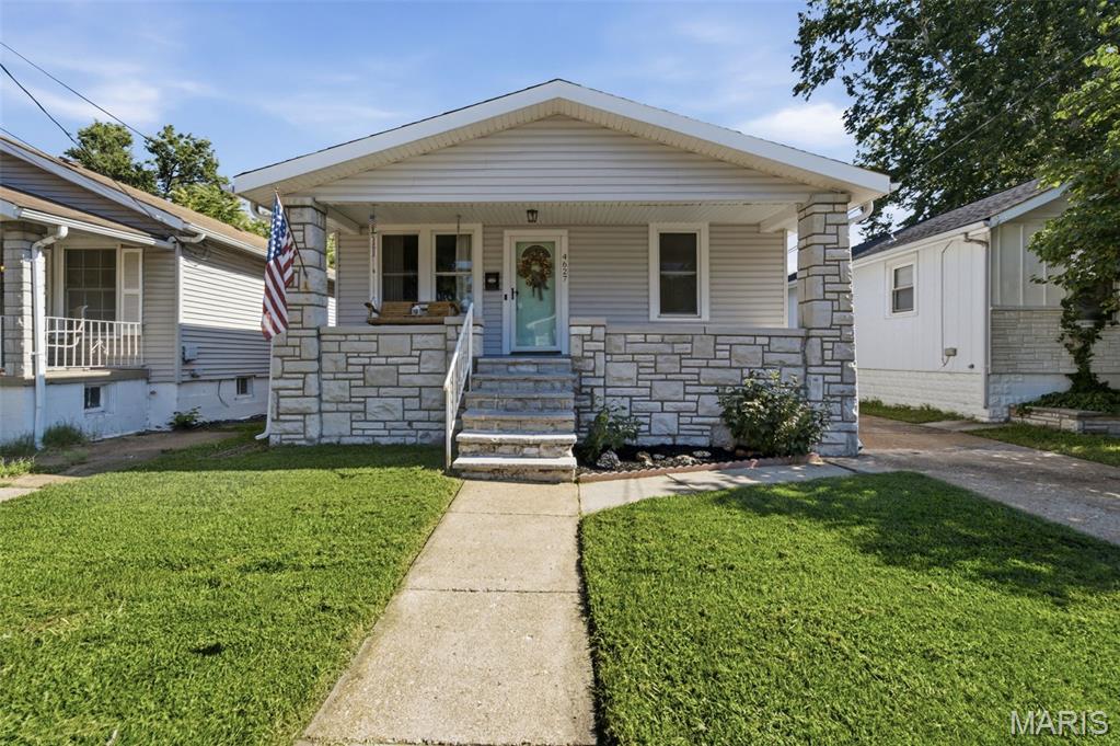 4627 Tiemann Avenue Property Photo 1