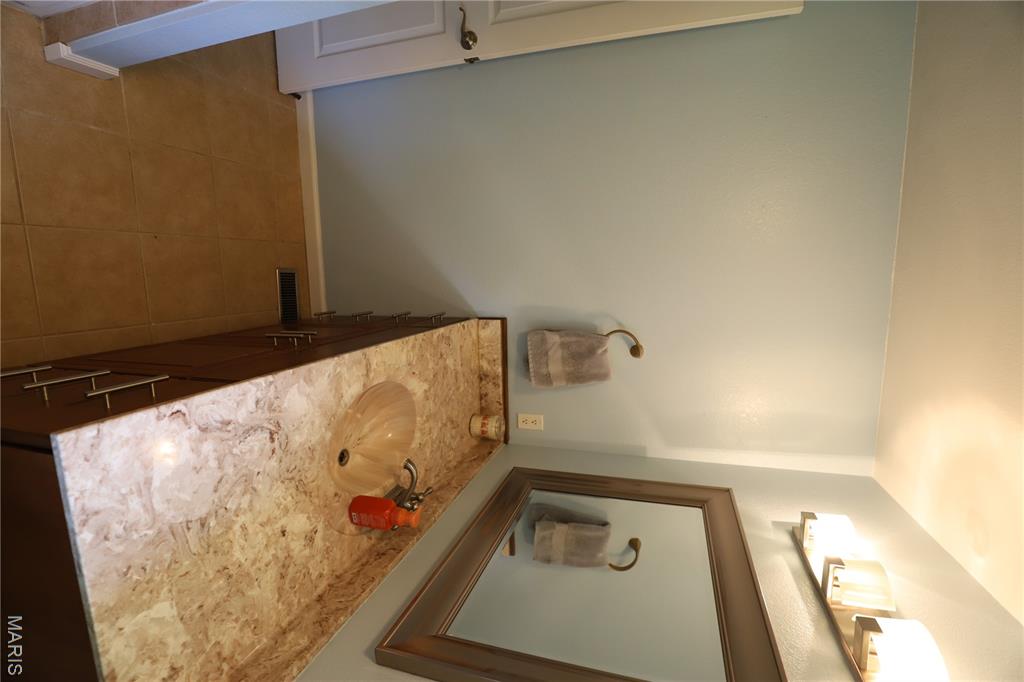 11697 John Emling Road Property Photo 15