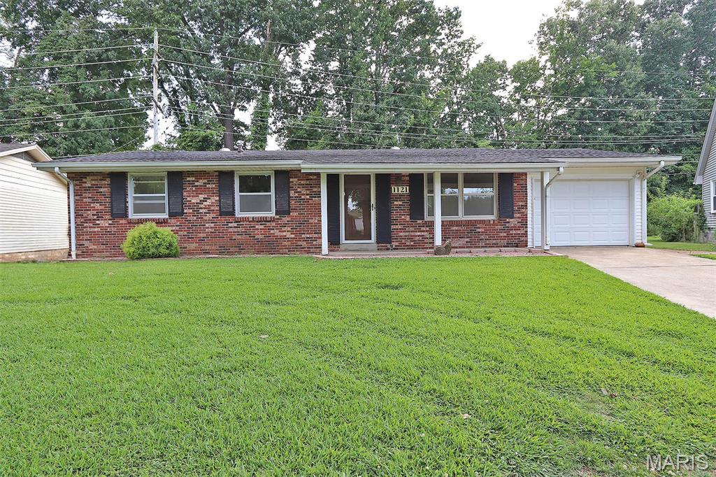 1121 Landgraf Drive Property Photo 1