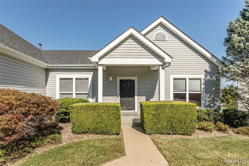 865 Bellerive Manor Drive Property Photo 2