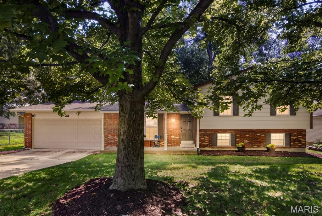 23 Crescent Woods Drive Property Photo 1