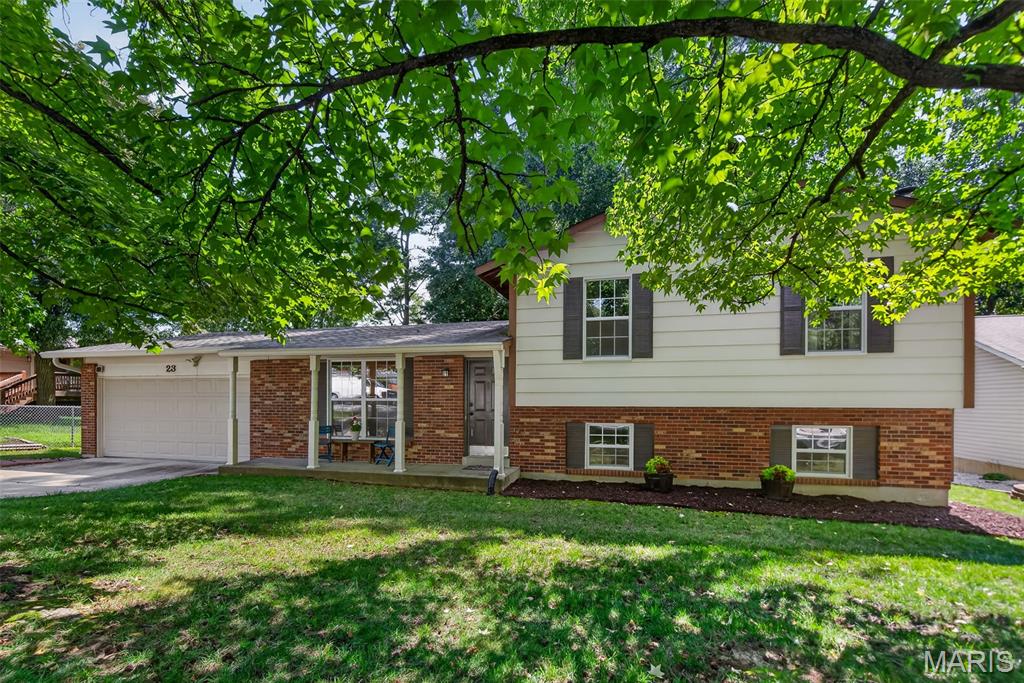 23 Crescent Woods Drive Property Photo 1