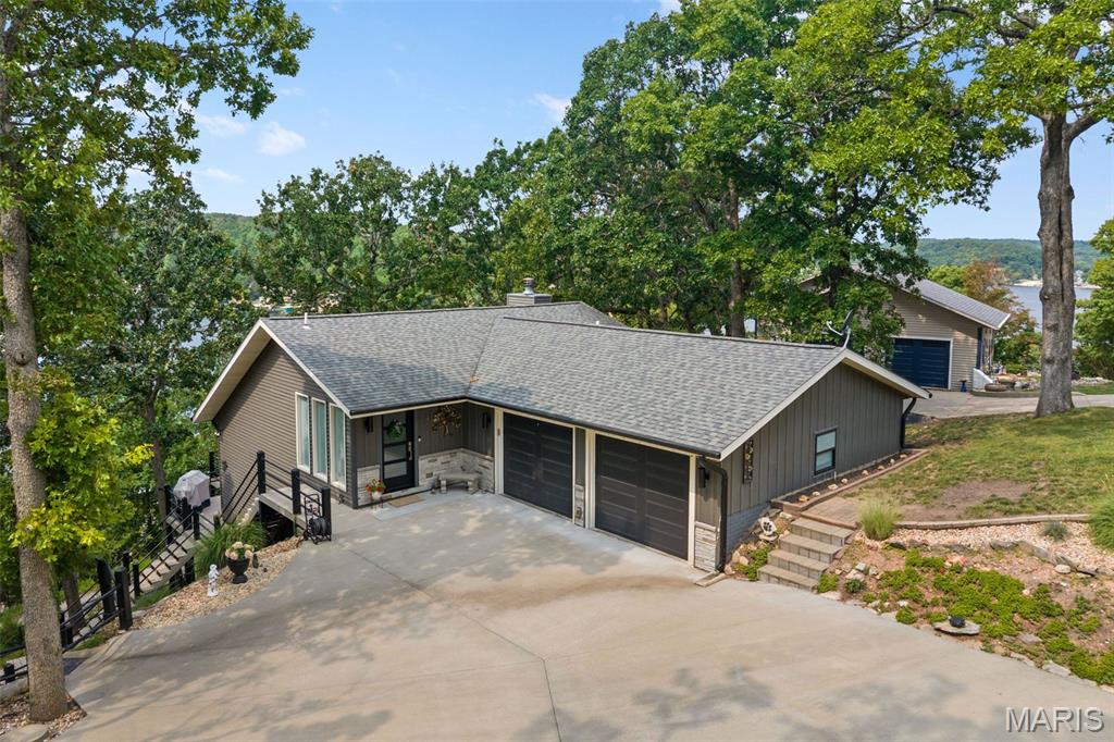 475 Woodland Point Property Photo 3