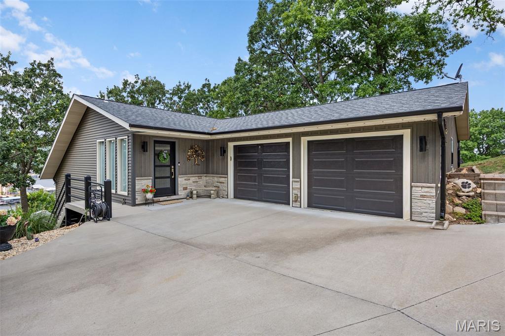 475 Woodland Point Property Photo 4