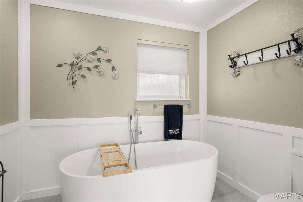 475 Woodland Point Property Photo 32