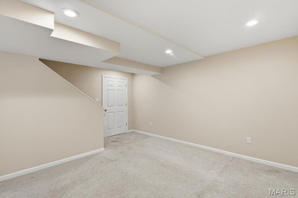 27 Loris Lane Property Photo 24