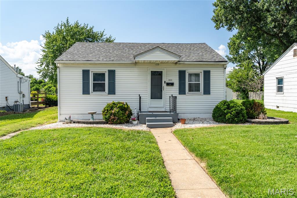 2633 Center Street Property Photo 1