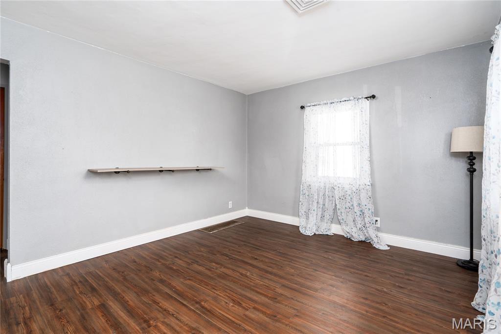 2633 Center Street Property Photo 7