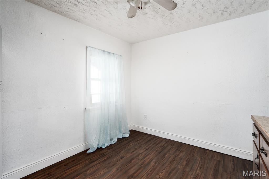 2633 Center Street Property Photo 13