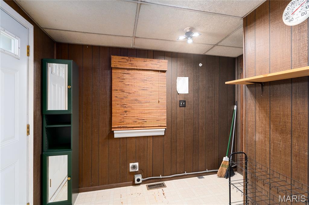 2633 Center Street Property Photo 14