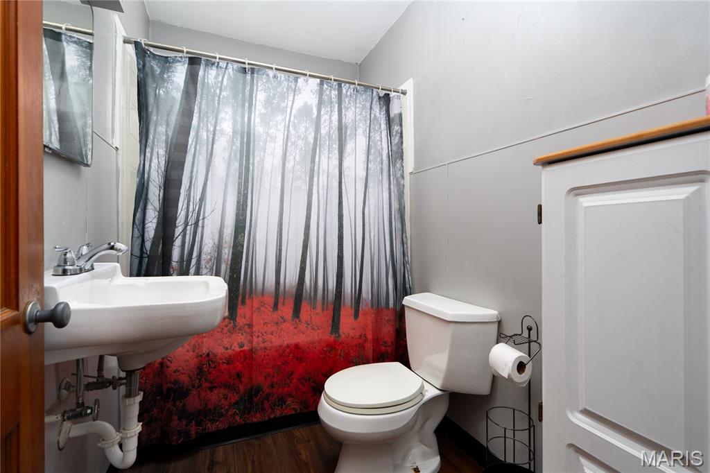 2633 Center Street Property Photo 17