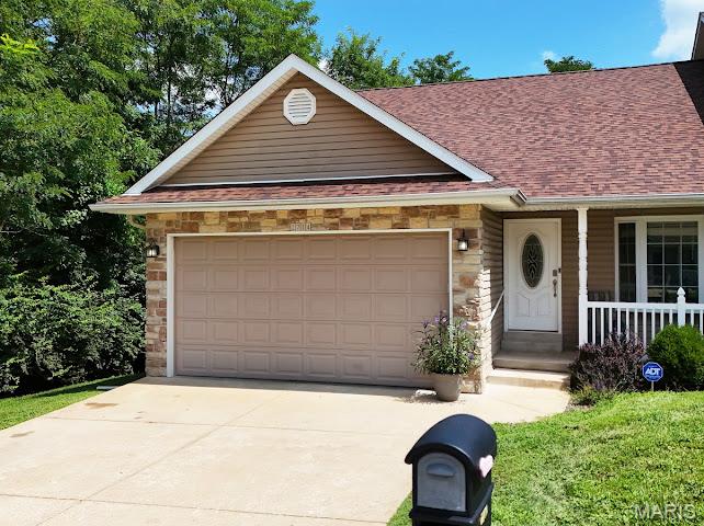 2714 Royal Oak Drive Property Photo 1