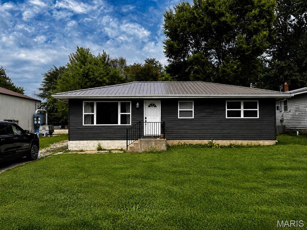 445 Manion Property Photo 1