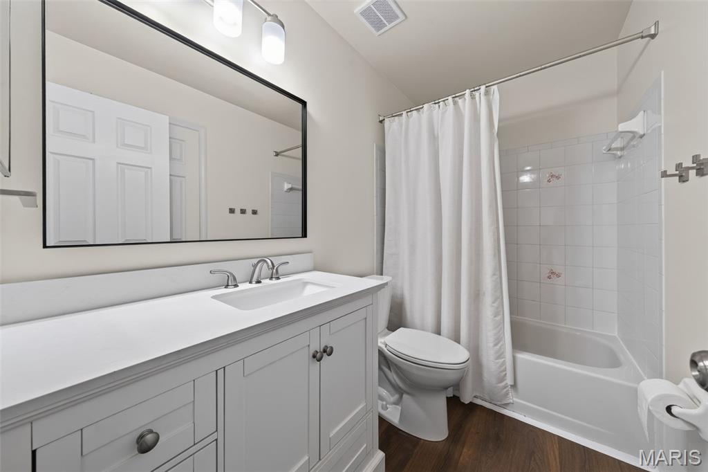 217 Country Hollow Court Property Photo 44