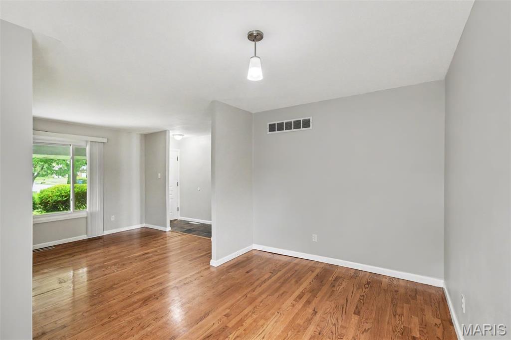 5172 Priorybrook Road Property Photo 4