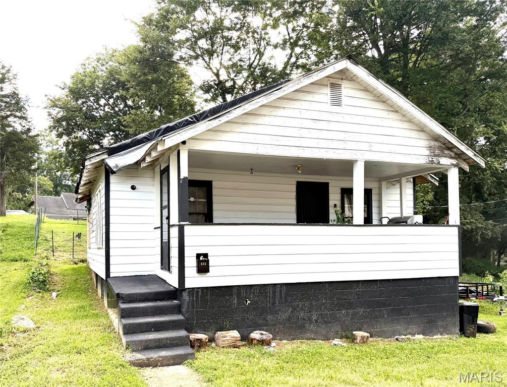 635 Lindsay Avenue