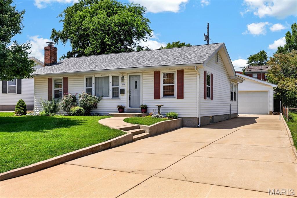1817 W Clark Street Property Photo 1