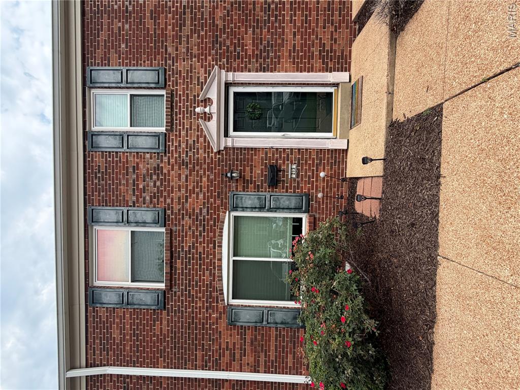 213 Charmers Court Property Photo 1