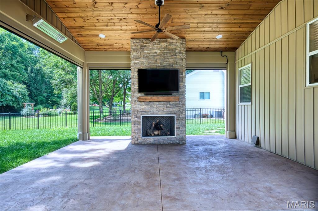 876 Kiefer Trails Drive Property Photo 24