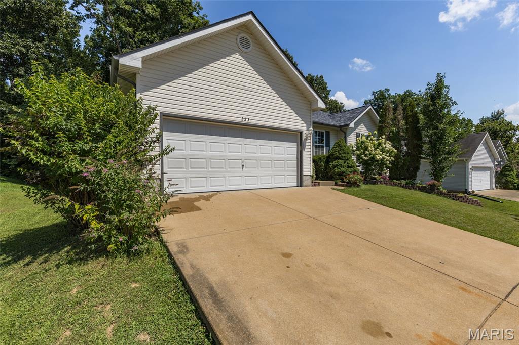 223 Williamsburg Drive Property Photo 43